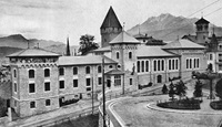 Schulhaus Fluhmatt als Kriegs- und Friedensmuseum um 1911
